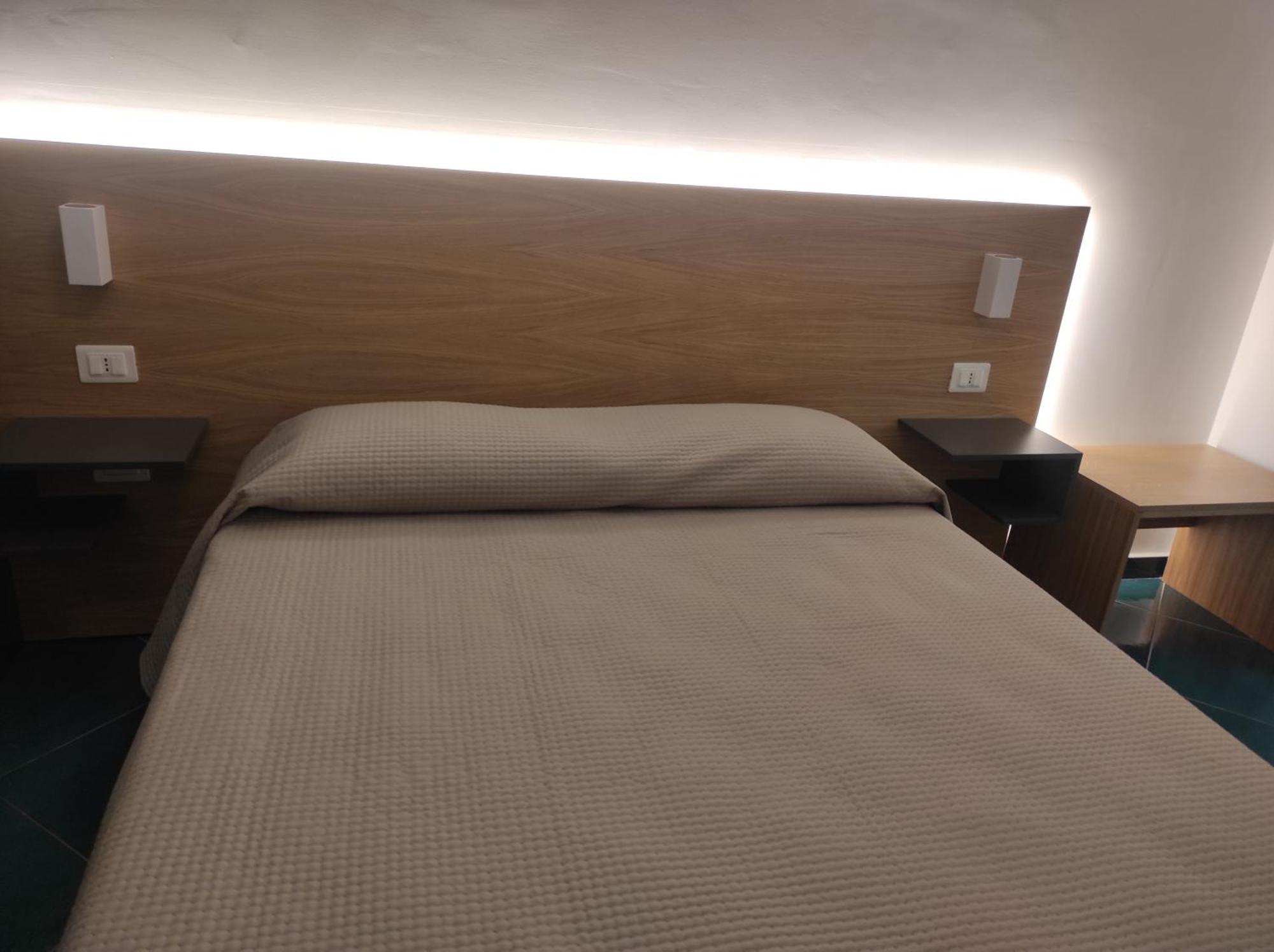 Residenza Porta Romana Тропеа Екстериор снимка