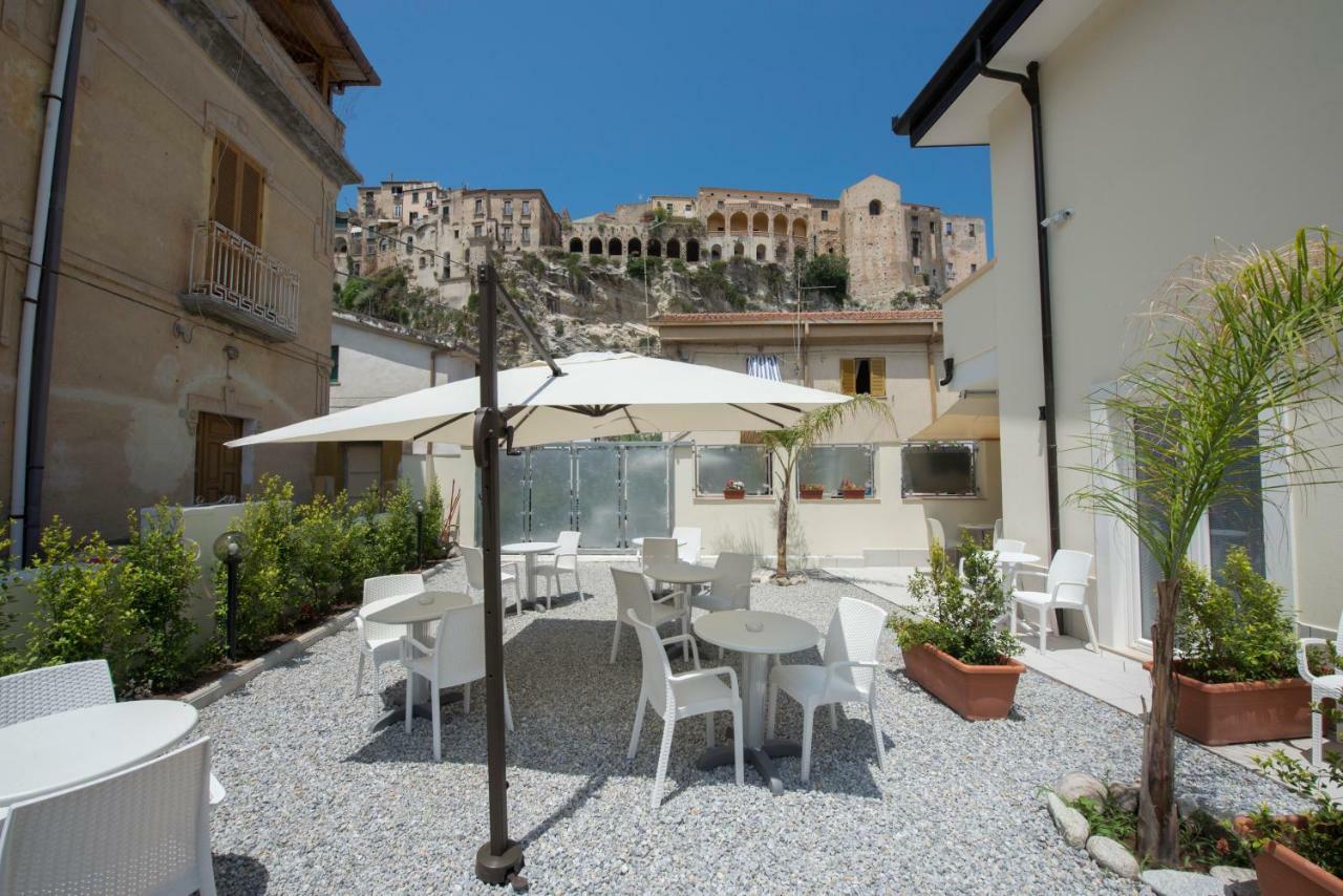 Residenza Porta Romana Тропеа Екстериор снимка