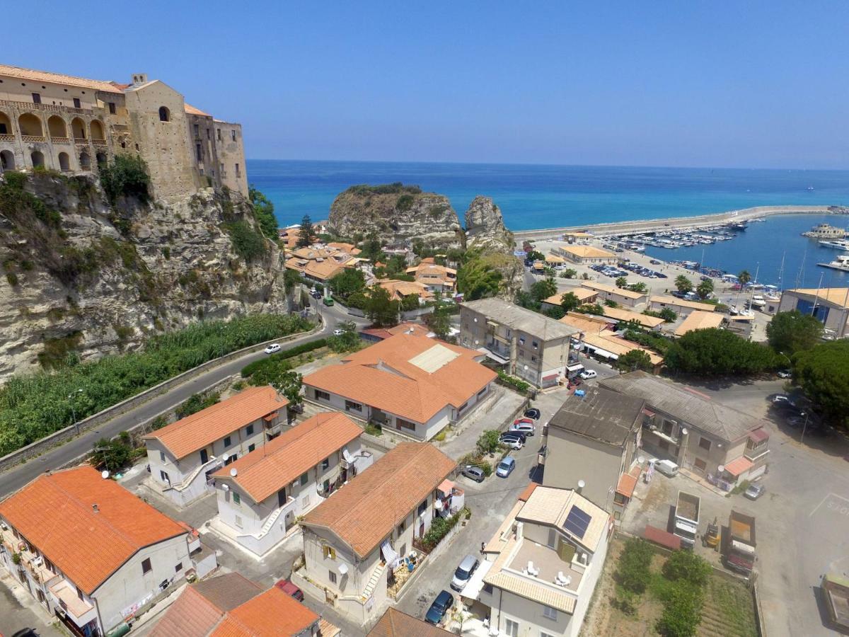 Residenza Porta Romana Тропеа Екстериор снимка
