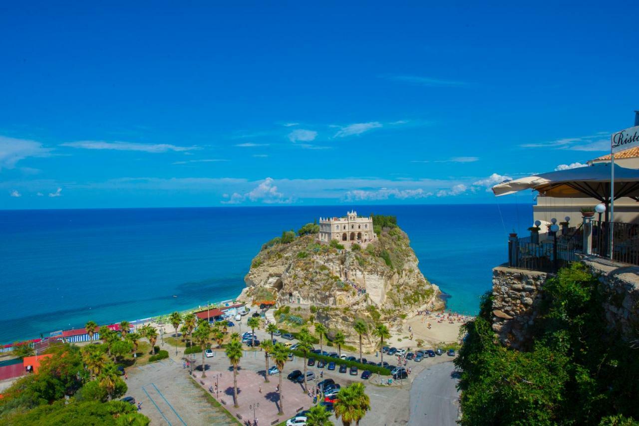 Residenza Porta Romana Тропеа Екстериор снимка